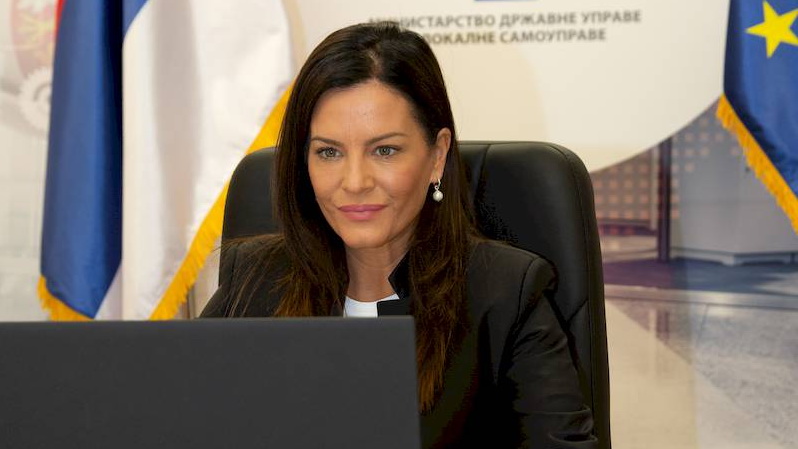 Građani prošle godine mnogo manje odlazili na šaltere